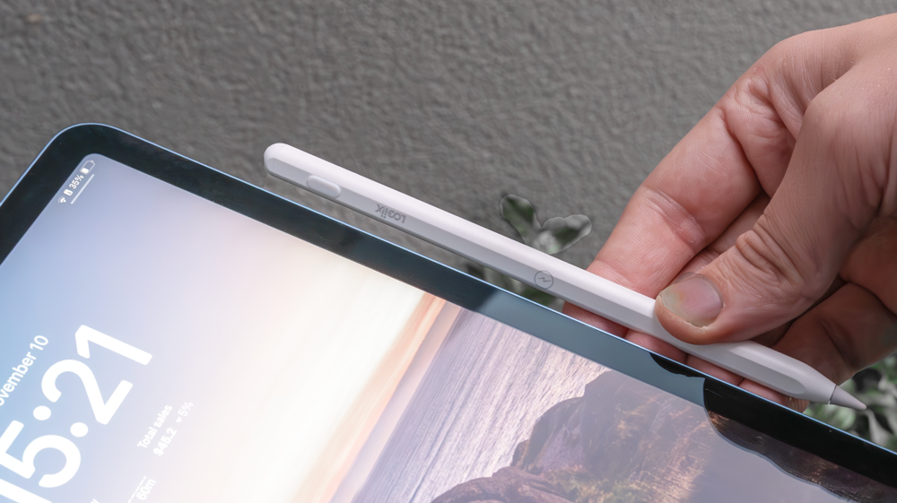 4 School Essentials for Tech-Savvy Students