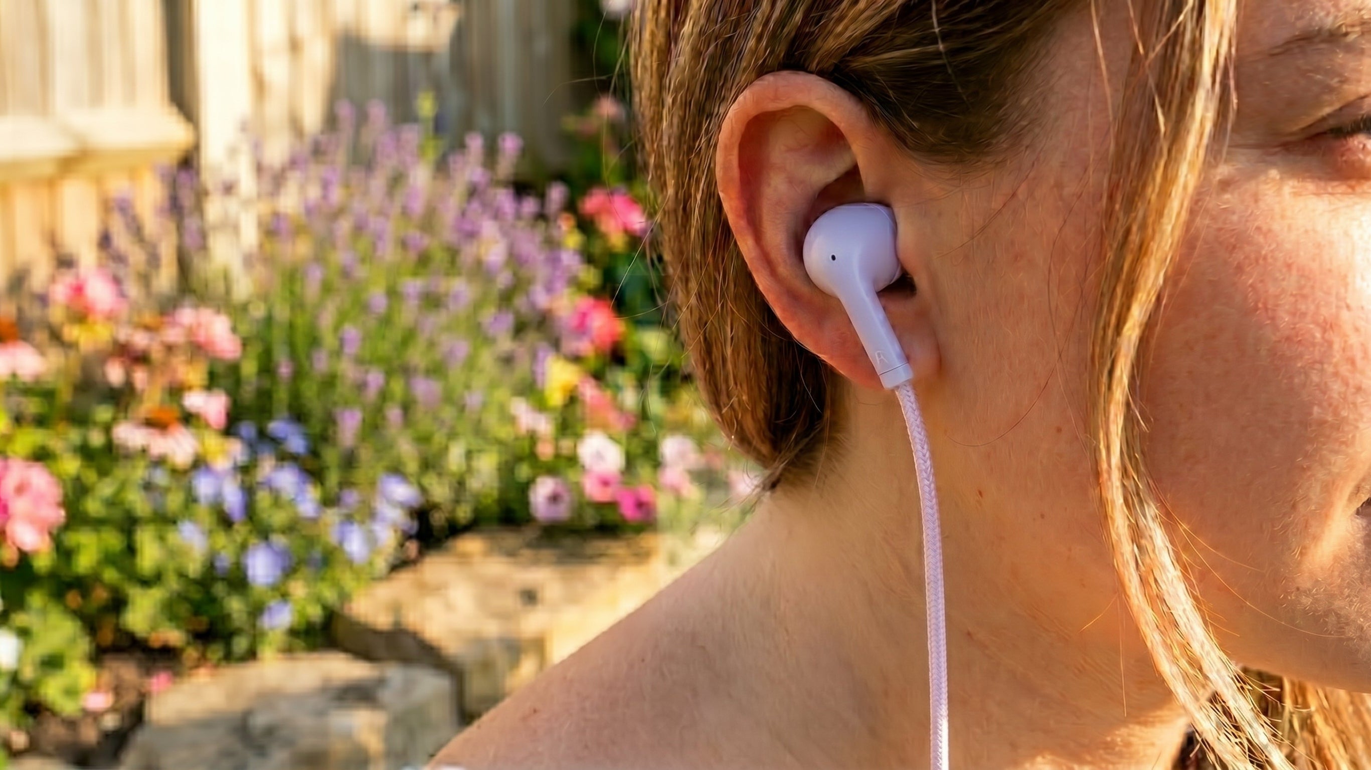 How to Enhance Your Daily Routine with Audio Accessories
